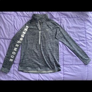 UA ½ zip up